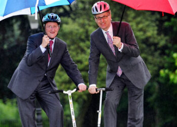 Chris White of Hinckley & Rugby and Mark Robinson of Market Harborough