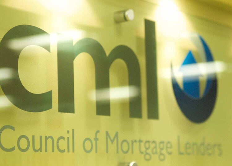 8% fall in homeowner loans