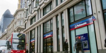 Nationwide makes cuts to fixed and tracker rates