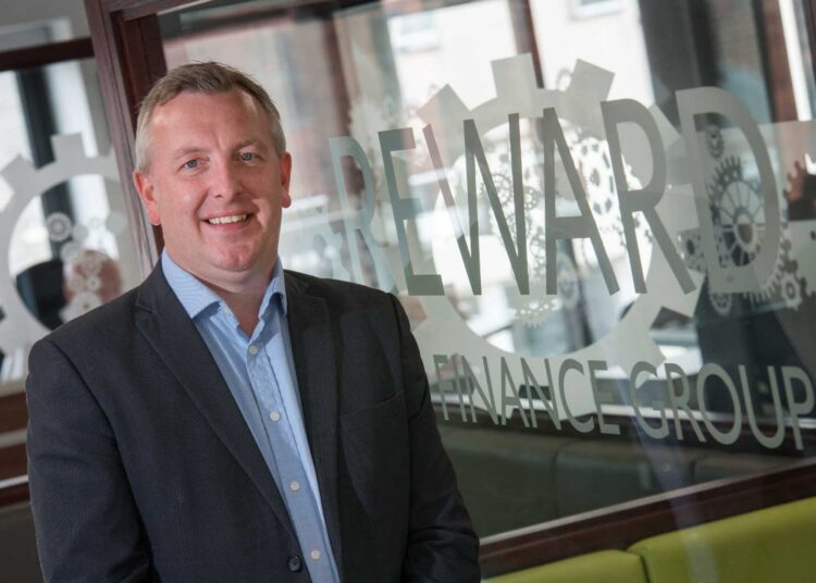 Partial management buy-in at alternative funder