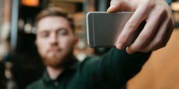 Zurich introduces life cover ‘selfie’ app