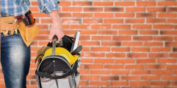 Homeowners look to improve not move