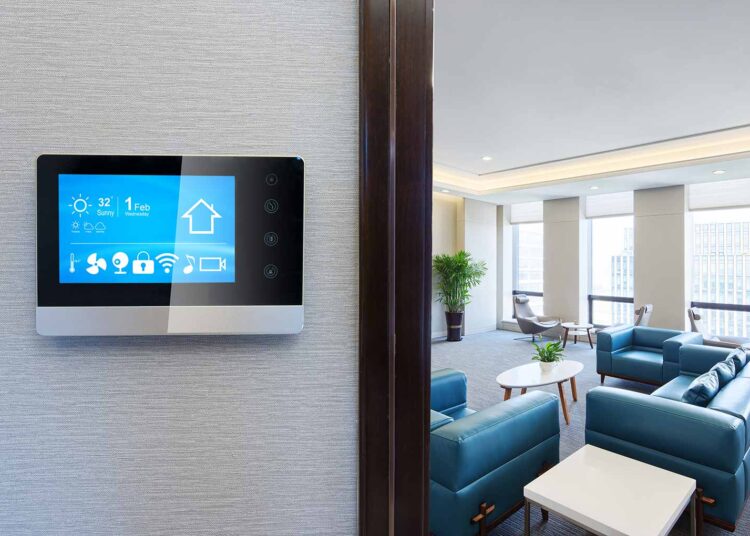 Smart security homeowners get home insurance discount