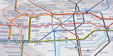 One hour commute can save almost £500k on house prices