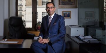 MFS halves its minimum bridging loan amount