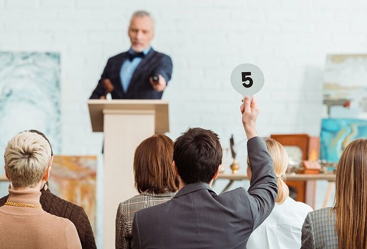 London Credit relaunches auction product