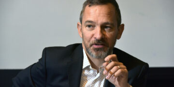 BestAdvice editor steps down