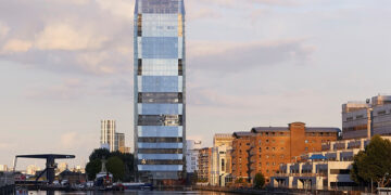 Aspen completes complex refurb bridge for Cambridge development